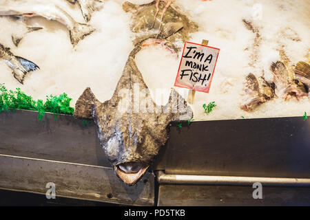 Seattle, Washington, USA - Juillet 6, 2018 : un drôle de poisson moine affichée à Pike Place Market à Seattle, Washington, États-Unis Banque D'Images