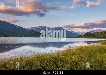 Les lacs Vermilion Lever du Soleil Banque D'Images