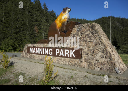 Tableau de l'entrée ouest du parc provincial Manning, dans la chaîne côtière de la Colombie-Britannique sur la route 3 près de ville de l'espoir Banque D'Images