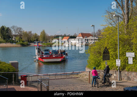 Schlei, Fjord Schlei, ferry boat, bac à câble, reliant les paysages d'Angeln, Missunde et Schwansen, Schleswig-Holstein, Allemagne, Europe Banque D'Images