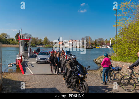 Schlei, Fjord Schlei, ferry boat, bac à câble, reliant les paysages d'Angeln, Missunde et Schwansen, Schleswig-Holstein, Allemagne, Europe Banque D'Images