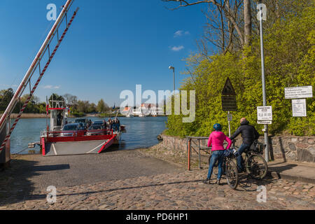 Schlei, Fjord Schlei, ferry boat, bac à câble, reliant les paysages d'Angeln, Missunde et Schwansen, Schleswig-Holstein, Allemagne, Europe Banque D'Images