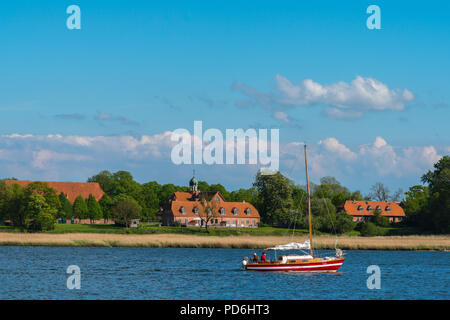 Gut Stubbe, Manor House Stubbe sur le Fjord Schlei, Rieseby, vu de Ulsnis, Schleswig-Holstein, paysage de l'Allemagne, l'Europe, Schwansen Banque D'Images