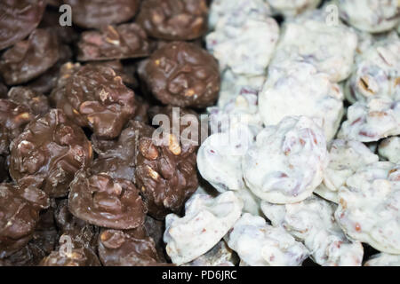 Cookie au chocolat et noix dans la boutique. Banque D'Images