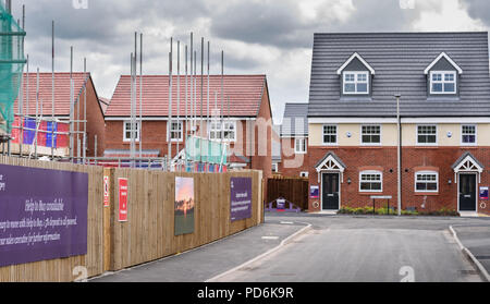 Nouveau Taylor Wimpey logements construits au Village Winnington Winnington, Northwich, Cheshire, Royaume-Uni. Banque D'Images