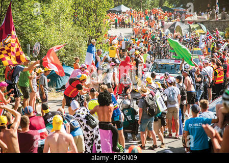 Chaos - et Dan Martin - Corner, à l'Alpe d'Huez Tour de France 2018 Banque D'Images