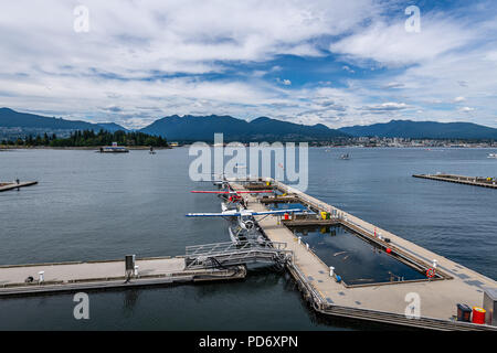 Les hydravions amarrés dans le port de Vancouver Banque D'Images