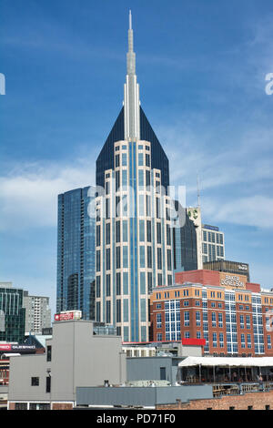 L'AT&T Building est un immeuble tour familier sur la ville de Nashville, Tennessee. Banque D'Images