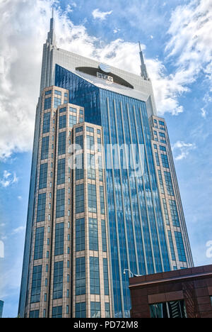 L'AT&T Building est un immeuble tour familier sur la ville de Nashville, Tennessee. Banque D'Images