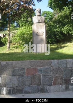 Anders Petter Löfström (1944), je byst Sundbyberg, svart granit utförd av Carl Fagerberg, 2018a. Banque D'Images