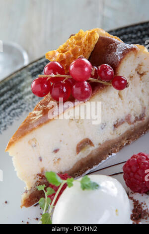 Dessert gâteau au fromage plaqué Banque D'Images