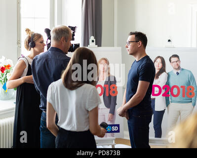 Stockholm, Suède, le 7 août 2018. Suède-démocrates dévoilent des affiches électorales. Communications Manager Joakim Wallerstein (SD) rencontre la presse. Credit : Barbro Bergfeldt/Alamy Live News Banque D'Images