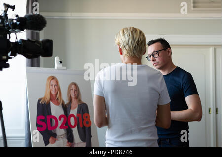 Stockholm, Suède, le 7 août 2018. Suède-démocrates dévoilent des affiches électorales. Communications Manager Joakim Wallerstein (SD) rencontre la presse. Credit : Barbro Bergfeldt/Alamy Live News Banque D'Images