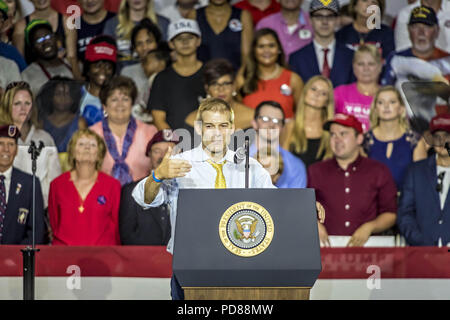 Lewis Center, Ohio, USA. 4 Août, 2018. Le membre du Congrès Jim Jordan (R-Ohio) prend la parole à l''Make Nord Grand Rassemblement des plus photographié Samedi, Août 4, 2018 à l'école secondaire Orange Olentangy juste à l'extérieur de Columbus, Ohio. Le président Donald J. Trump a visité le centre de l'Ohio pour faire campagne pour le sénateur de l'état de l'Ohio Troy Balderson. Credit : James D. DeCamp/ZUMA/Alamy Fil Live News Banque D'Images