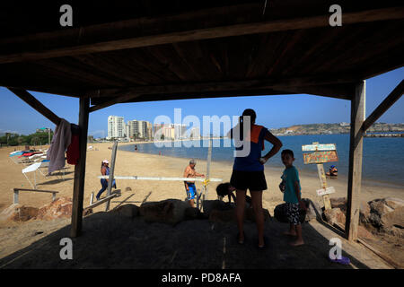 Lecheria, Anzoategui, Venezuela. 7e août 2018. 07 août, 2018. La plage de Lido, le complexe touristique El Morro, à Lecheria, état Anzoategui. Le Venezuela. Photo : Juan Carlos Hernandez Crédit : Juan Carlos Hernandez/ZUMA/Alamy Fil Live News Banque D'Images