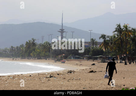 Lecheria, Anzoategui, Venezuela. 7e août 2018. 07 août, 2018. Plage de los Canales, El Morro complexe touristique, à Lecheria, état Anzoategui. Le Venezuela. Photo : Juan Carlos Hernandez Crédit : Juan Carlos Hernandez/ZUMA/Alamy Fil Live News Banque D'Images