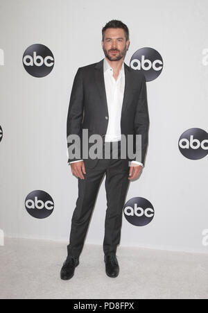 Los Angeles, CA - 7 août : Charlie Weber, au Disney ABC Television TCA Summer Press Tour héberge au Beverly Hilton Hotel à Beverly Hills, Californie le 7 août 2018. Credit : Faye Sadou/MediaPunch Banque D'Images