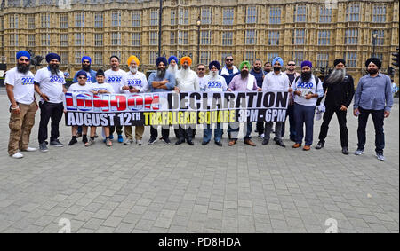 Londres le 8 août. Les partisans d'un référendum sur l'indépendance du Pendjab 2020 'pour libérer le Punjab, actuellement occupé par l'inde' recueillir l'extérieur du Parlement de Westminster à l'avant d'un événement à Trafalgar Square, le dimanche 12 mai. Ils font campagne pour la création d'une version non officielle, non juridiquement contraignant en 2020 référendum qu'ils espèrent faire pression sur l'ONU et d'autres organismes internationaux pour rétablir le Pendjab comme un état indépendant. Credit : PjrNews/Alamy Banque D'Images