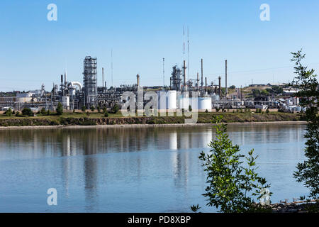 Calumet Montana Refining sur la rivière Missouri à Great Falls, Montana, USA Banque D'Images