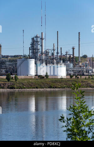 Calumet Montana Refining sur la rivière Missouri à Great Falls, Montana, USA Banque D'Images