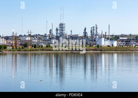 Calumet Montana Refining sur la rivière Missouri à Great Falls, Montana, USA Banque D'Images