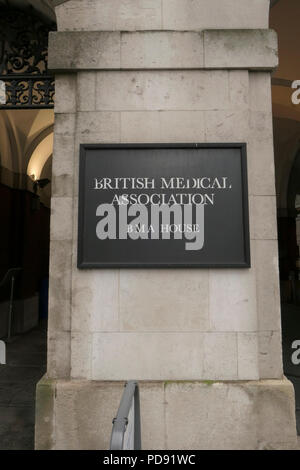 British Medical Association House affiche murale à Tavistock Square Londres avec lettrage usé Banque D'Images