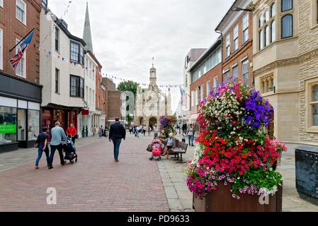 East Street dans le centre-ville de Chichester, West Sussex England UK Banque D'Images