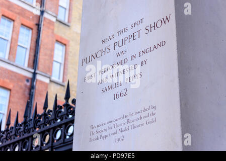 Inscription Memorial à Covent Garden, Londres, marquant l'endroit où le tout premier exercice de Punch et Judy a eu lieu, en présence de Samuel Pepys, 1652, Banque D'Images