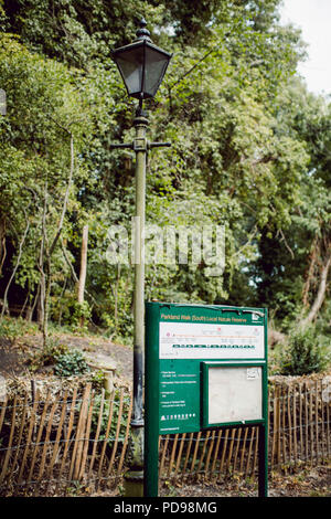 Un panneau vert en direction du parc à pied (nord), le plus ancien de Londres la réserve naturelle locale Banque D'Images