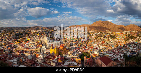 Vue panoramique de la ville coloniale de Guanajuato, Mexique. Banque D'Images
