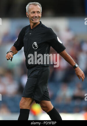 Arbitre Martin Atkinson lors d'un match amical de pré-saison à Ewood Park, Blackburn. Banque D'Images