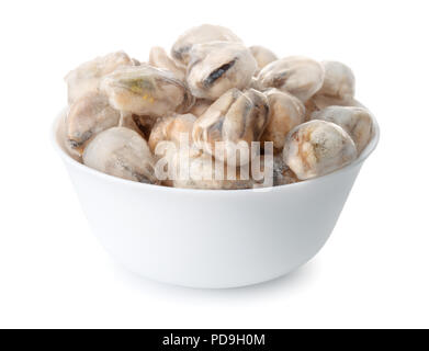 Bol avec viande de moules cuites congelées isolated on white Banque D'Images