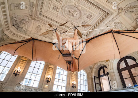 Avion III, l'avion de chauve-souris steampunk du Musée des Arts et métiers de Paris, France Banque D'Images