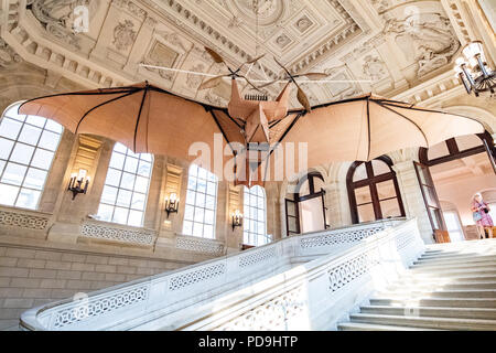 Avion III, l'avion de chauve-souris steampunk du Musée des Arts et métiers de Paris, France Banque D'Images