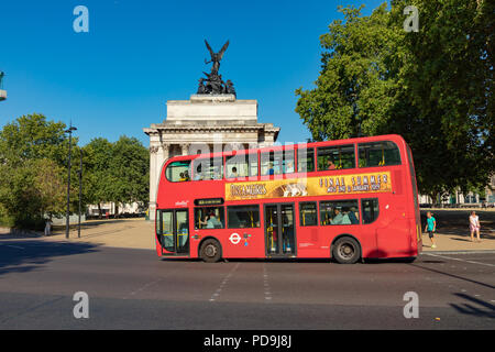 Londres Angleterre 05 Août 2018 London bus rouge à Hyde Park Corner. Banque D'Images