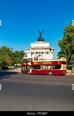 Londres Angleterre 05 Août 2018 London bus rouge à Hyde Park Corner. Banque D'Images