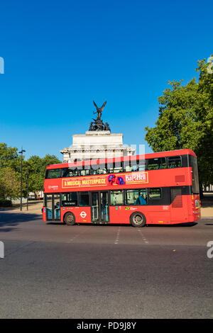 Londres Angleterre 05 Août 2018 London bus rouge à Hyde Park Corner. Banque D'Images