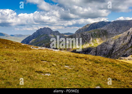 Une veiw de Glyder Fach Tryfan et du bas des pentes de Snowdonia, Y Garn Banque D'Images