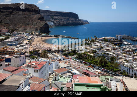 Vue du Mirador Mogan sur ville et campagne, à Puerto de Mogan, Grande Canarie, Îles Canaries, Espagne Banque D'Images