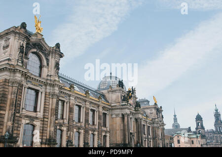 Albertinum Palace ou une galerie de nouveaux maîtres ou une galerie d'art à Dresde en Allemagne. Le bâtiment a été construit au 16ème siècle. Banque D'Images