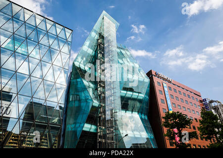 L'île de Honshu, Japon, Tokyo, Kanto, l'architecture moderne en Arajuku district. Banque D'Images