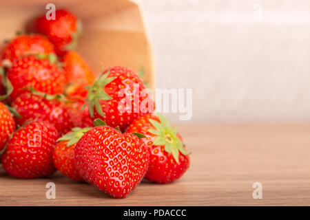 Close up de fraise sucré frais sur un dessus de table Banque D'Images