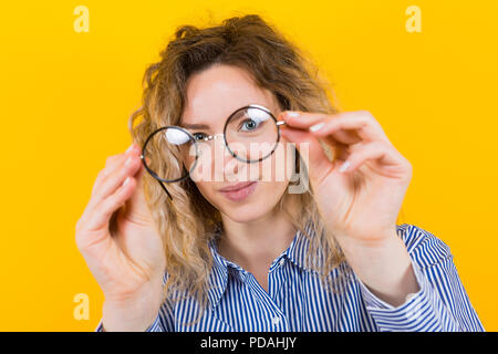 Femme avec les lunettes Banque D'Images