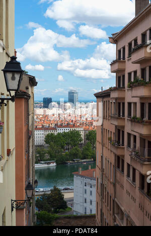 Lyon et le Rhône vu de la Croix Rousse, la place Bellevue, Rhone Alpes, France Banque D'Images