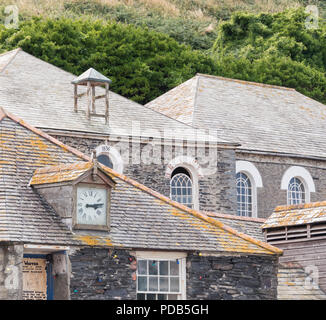 Le joli village de pêcheurs de Port Isaac, sur la côte nord de Cornwall, England, UK Banque D'Images