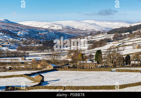 Les étables et les murs à Gunnerside dans Swaledale Banque D'Images