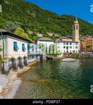 Vue panoramique à Laglio, Lac de Côme, Lombardie, Italie. Banque D'Images