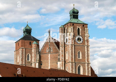 Kirchtürme Zur Schönen Münster Unserer Lieben Frau oder Liebfrauenmünster, Ingolstadt, Oberbayern, Bayern, Deutschland | église Liebfrauenmünster towe Banque D'Images