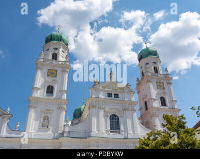 Façade de la cathédrale de Passau Banque D'Images