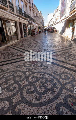 Rue piétonne. de Santo António, Faro, Algarve, Portugal Banque D'Images